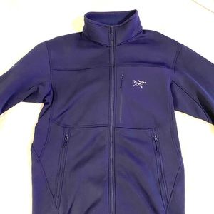 Arc’teryx navy blue fleece zip up. Size medium.